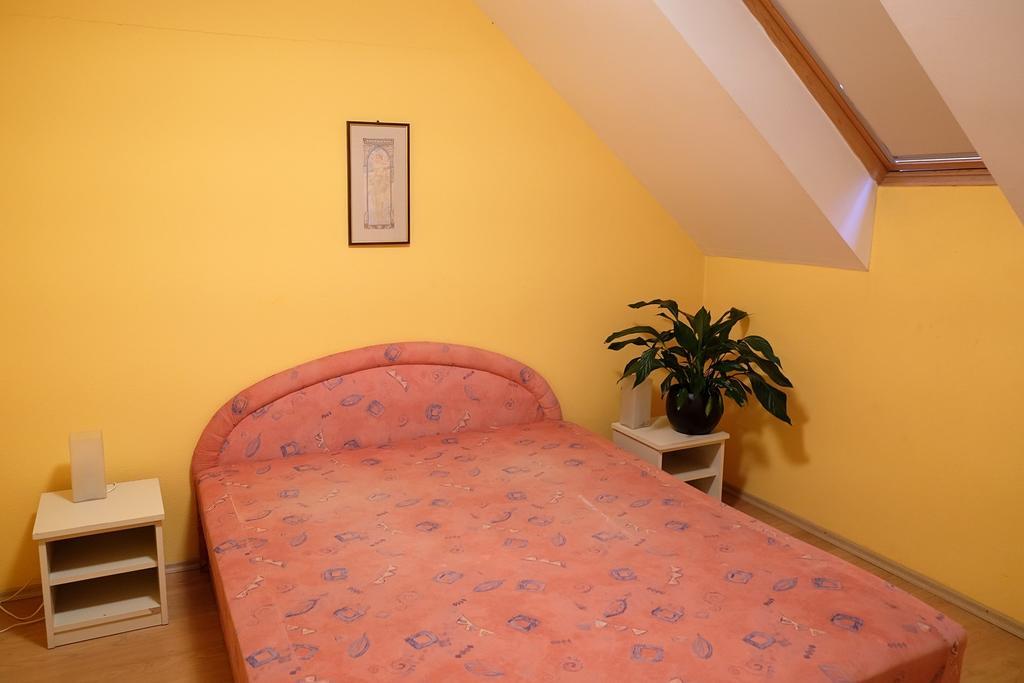 Vár-Torony Apartman Gyula Exterior foto