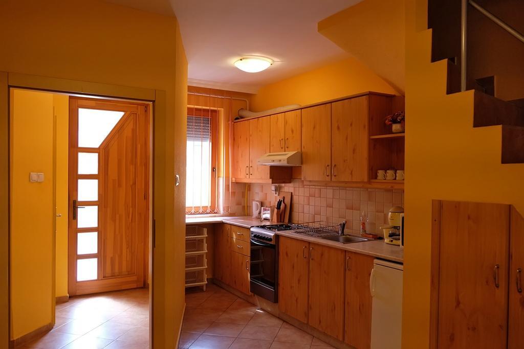 Vár-Torony Apartman Gyula Exterior foto